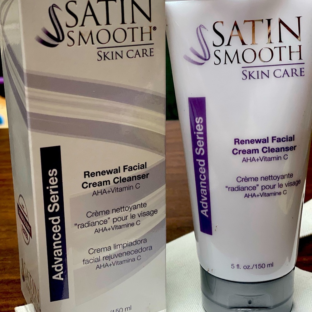 Satin smooth facial cleanser